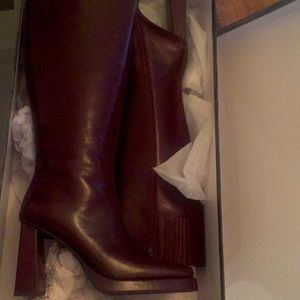 Gorgeous leather brown boots